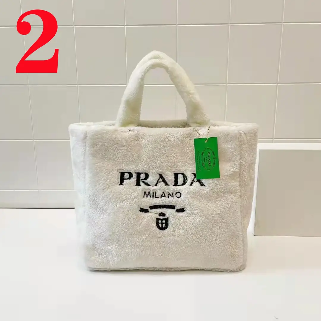M617 19.33$ PRADA gallery