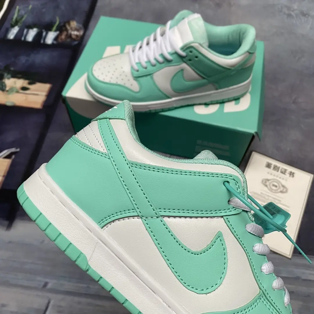 M64  26.96$ Nike SB gallery