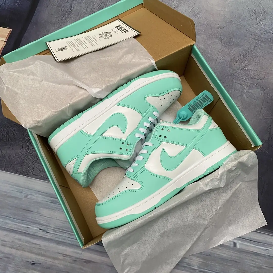 M64  26.96$ Nike SB gallery