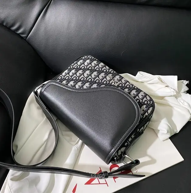 M640 31.33$ DIor gallery