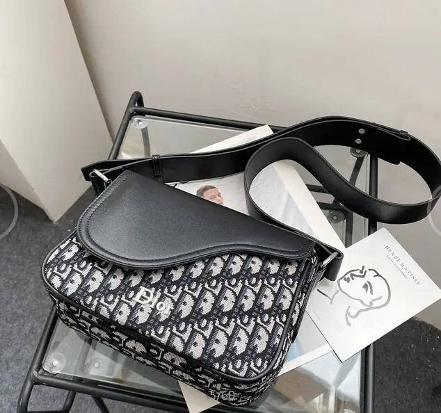 M640 31.33$ DIor gallery