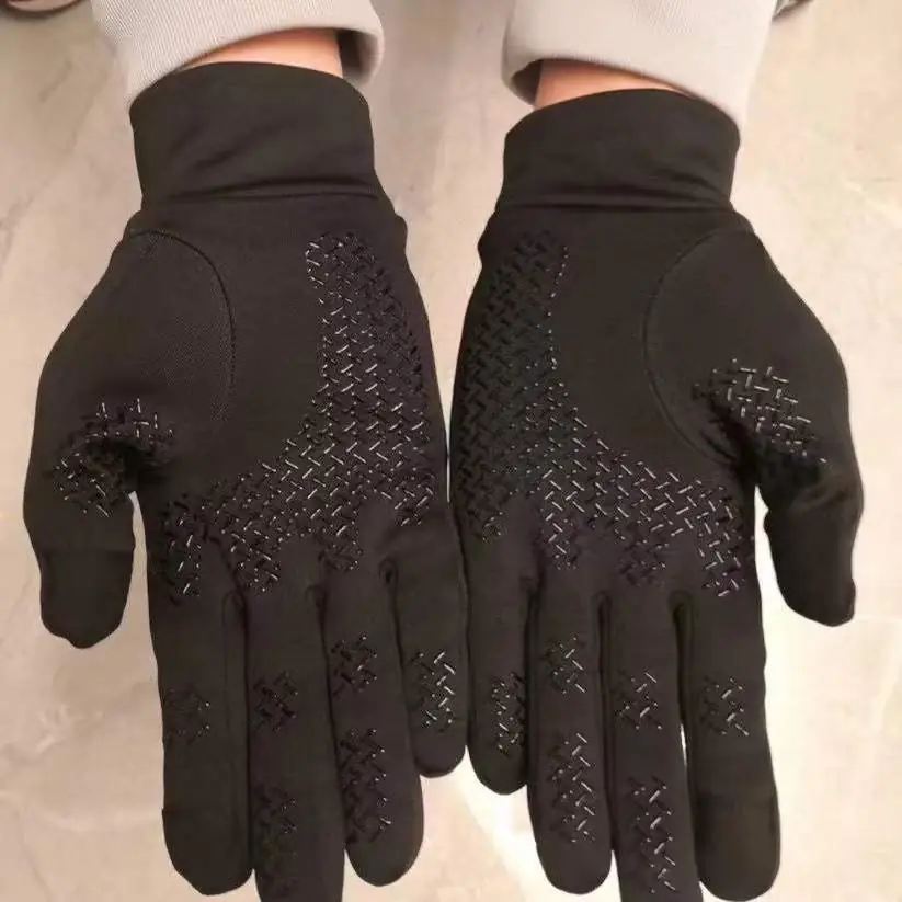 M675  24.99$NIKE gallery