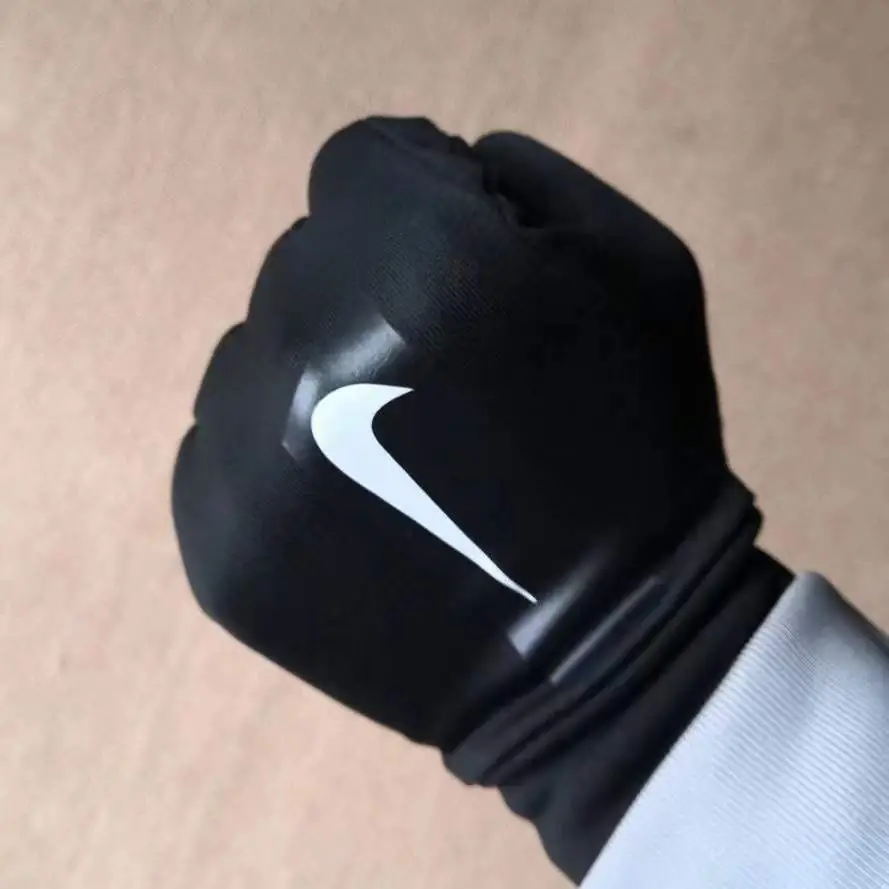 M675  24.99$NIKE gallery