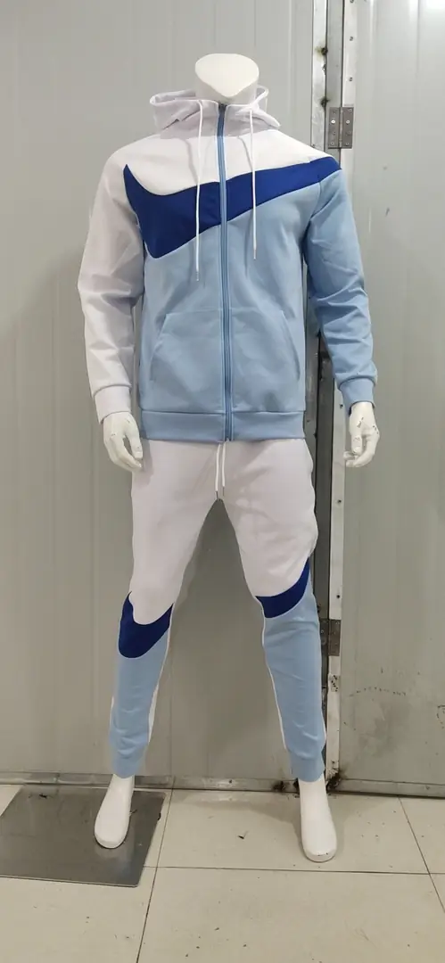 M688  38.99$ NIKE gallery