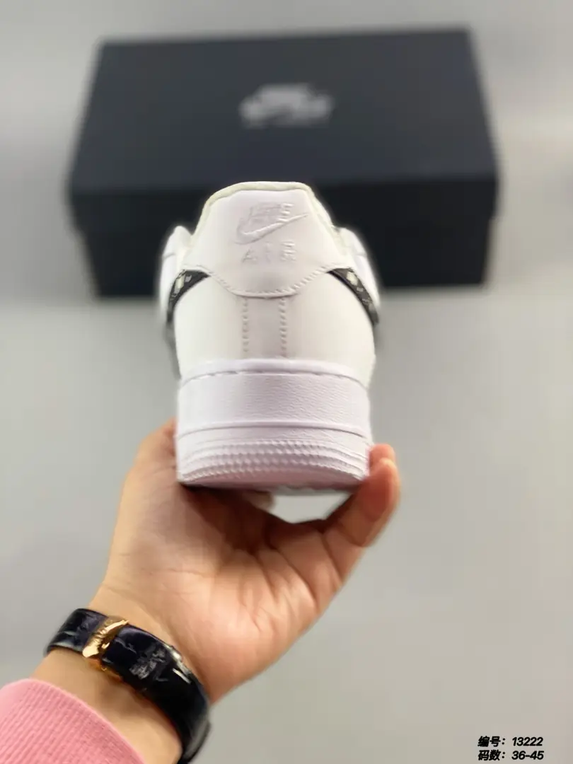 M786  Nike Air Force 07 42.22$ gallery