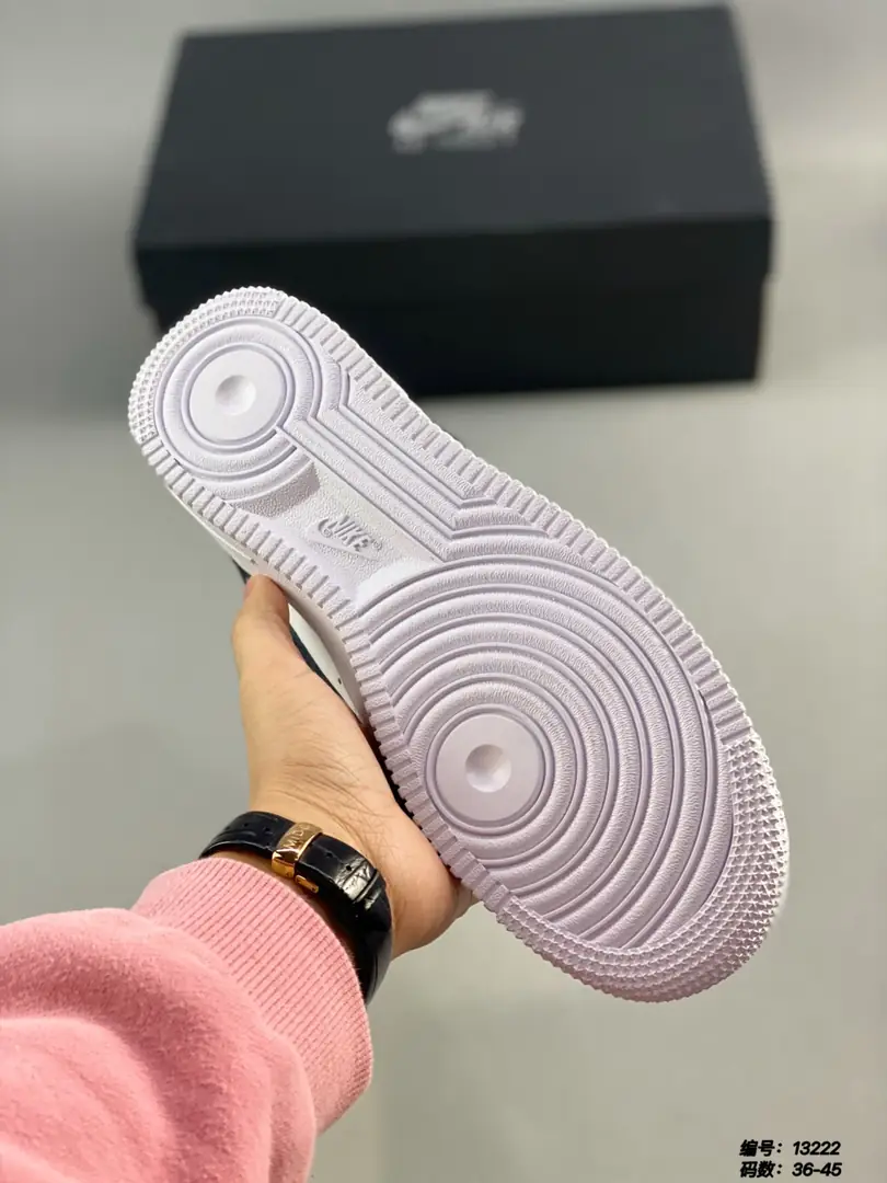 M786  Nike Air Force 07 42.22$ gallery