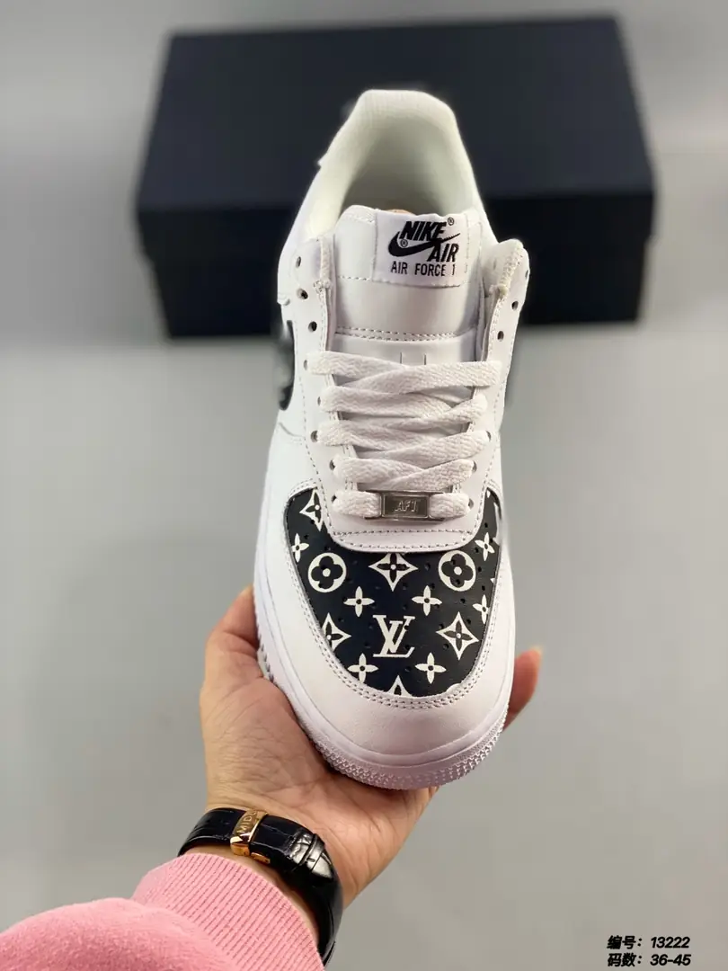 M786  Nike Air Force 07 42.22$ gallery