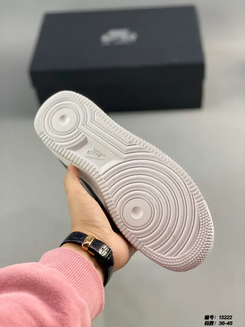 M786  Nike Air Force 07 42.22$ gallery