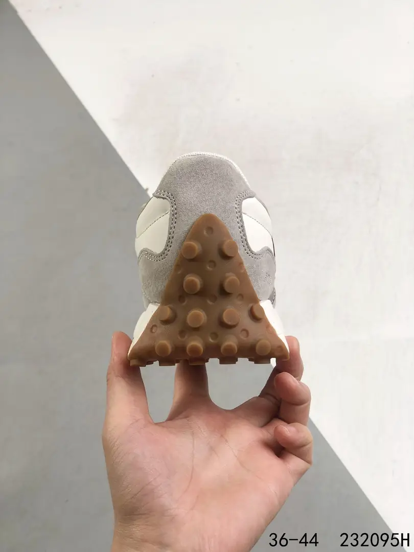 M788   New Balance 327 41$ gallery