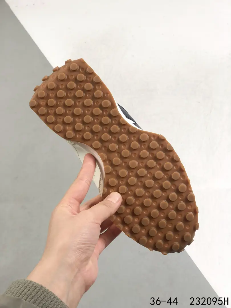 M788   New Balance 327 41$ gallery