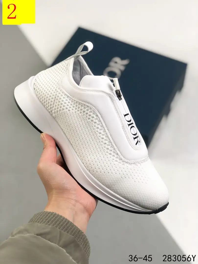 M789 53.99$  9Dior Oblique Galaxy Low Top Sneakers B2 gallery