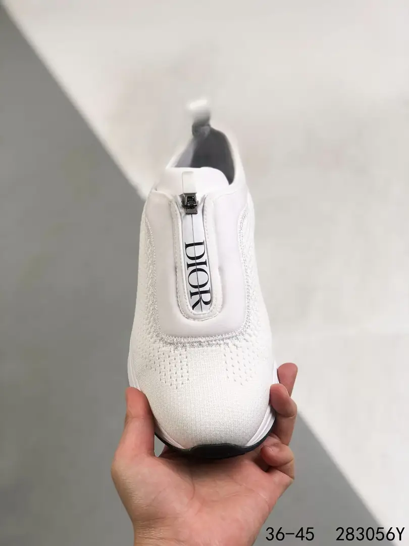 M789 53.99$  9Dior Oblique Galaxy Low Top Sneakers B2 gallery