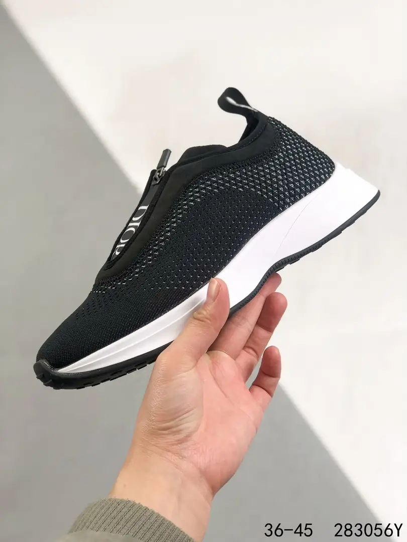 M789 53.99$  9Dior Oblique Galaxy Low Top Sneakers B2 gallery