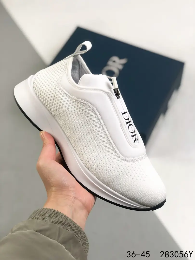 M789 53.99$  9Dior Oblique Galaxy Low Top Sneakers B2 gallery