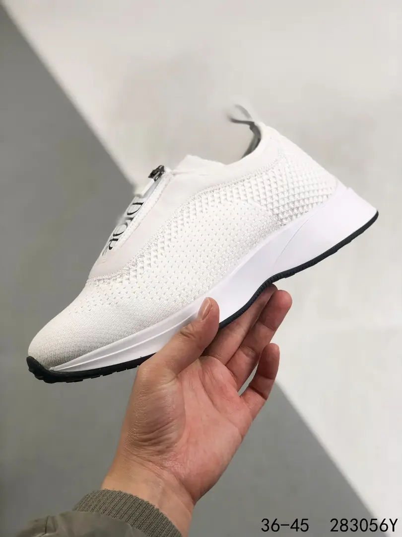 M789 53.99$  9Dior Oblique Galaxy Low Top Sneakers B2 gallery