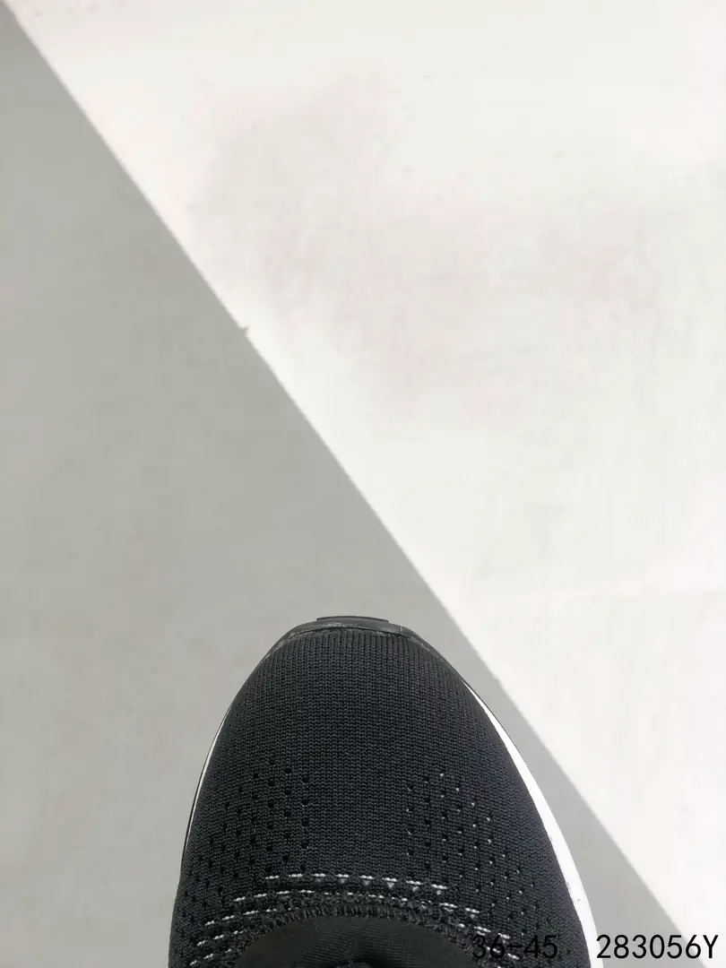 M789 53.99$  9Dior Oblique Galaxy Low Top Sneakers B2 gallery