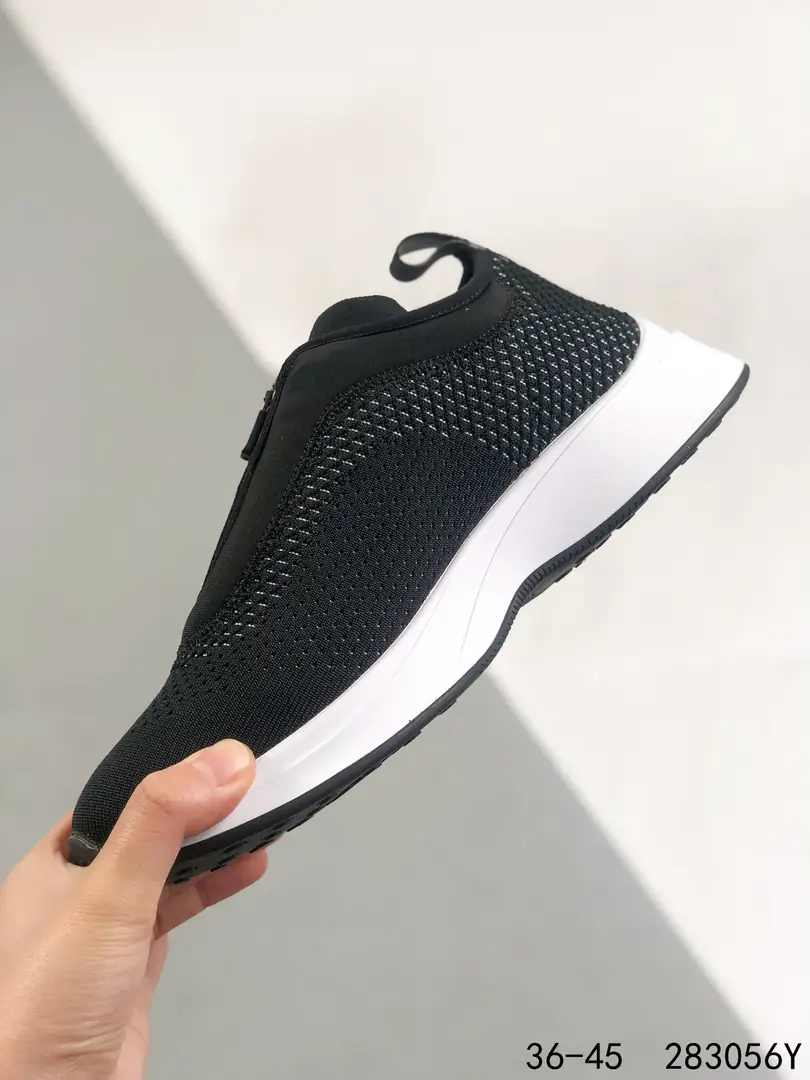 M789 53.99$  9Dior Oblique Galaxy Low Top Sneakers B2 gallery