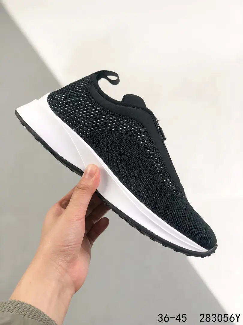 M789 53.99$  9Dior Oblique Galaxy Low Top Sneakers B2 gallery