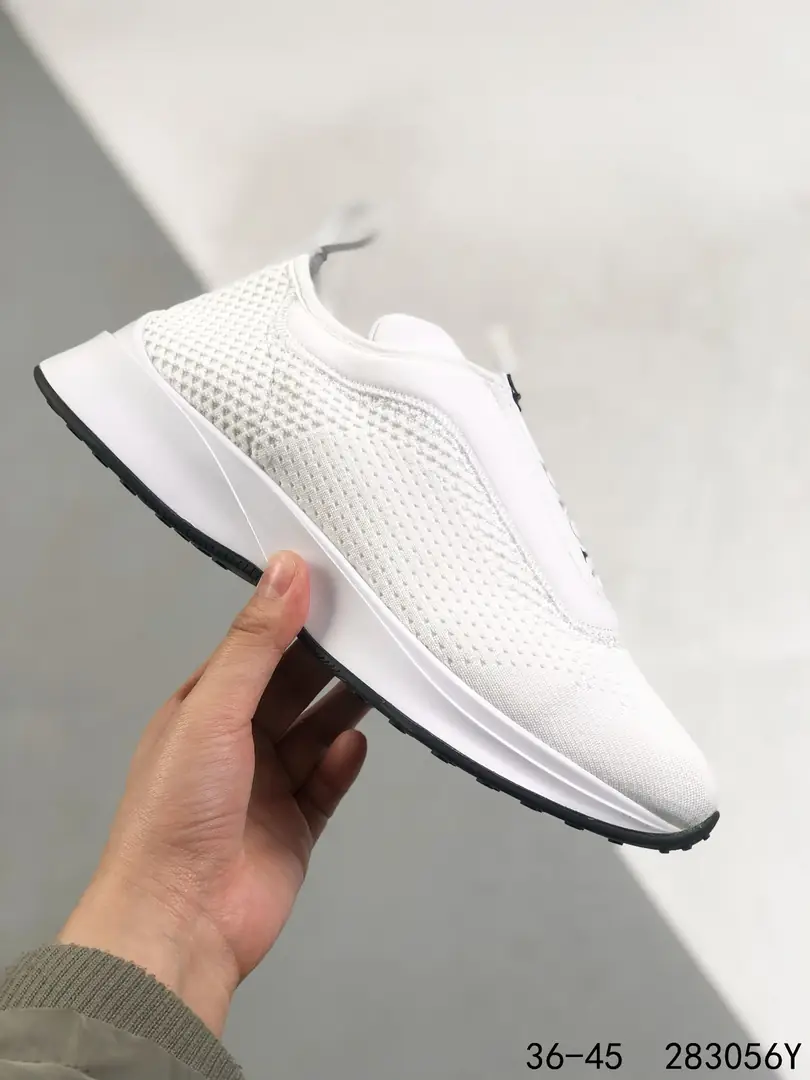 M789 53.99$  9Dior Oblique Galaxy Low Top Sneakers B2 gallery