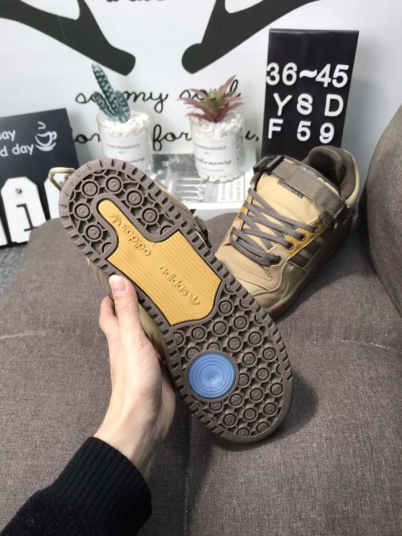 M792 Adidas Forum 46$ gallery