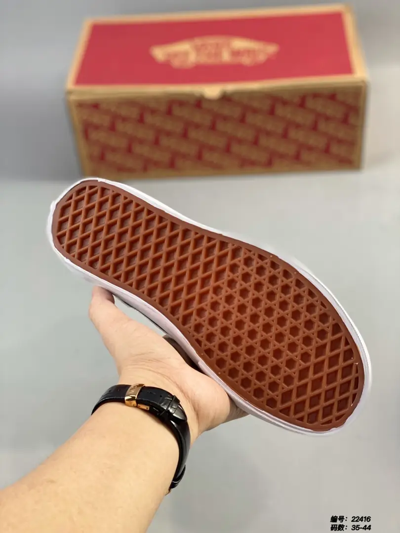 M793  VANS 36$ gallery