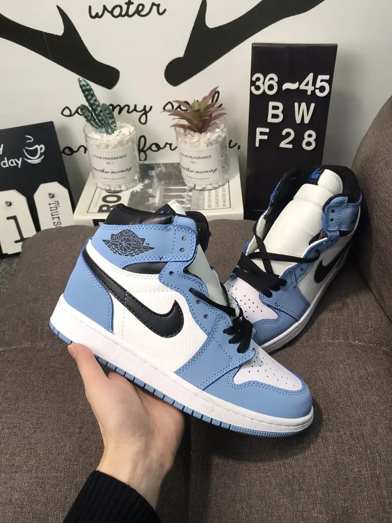 M799  Nike Air Jordan 1 38.88$ gallery