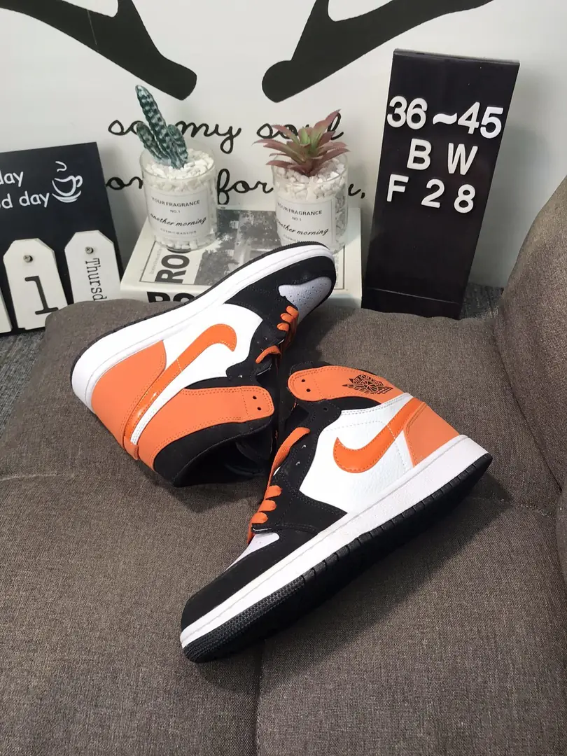 M799  Nike Air Jordan 1 38.88$ gallery