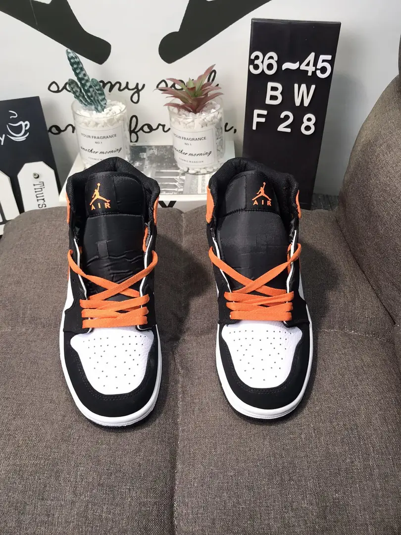 M799  Nike Air Jordan 1 38.88$ gallery