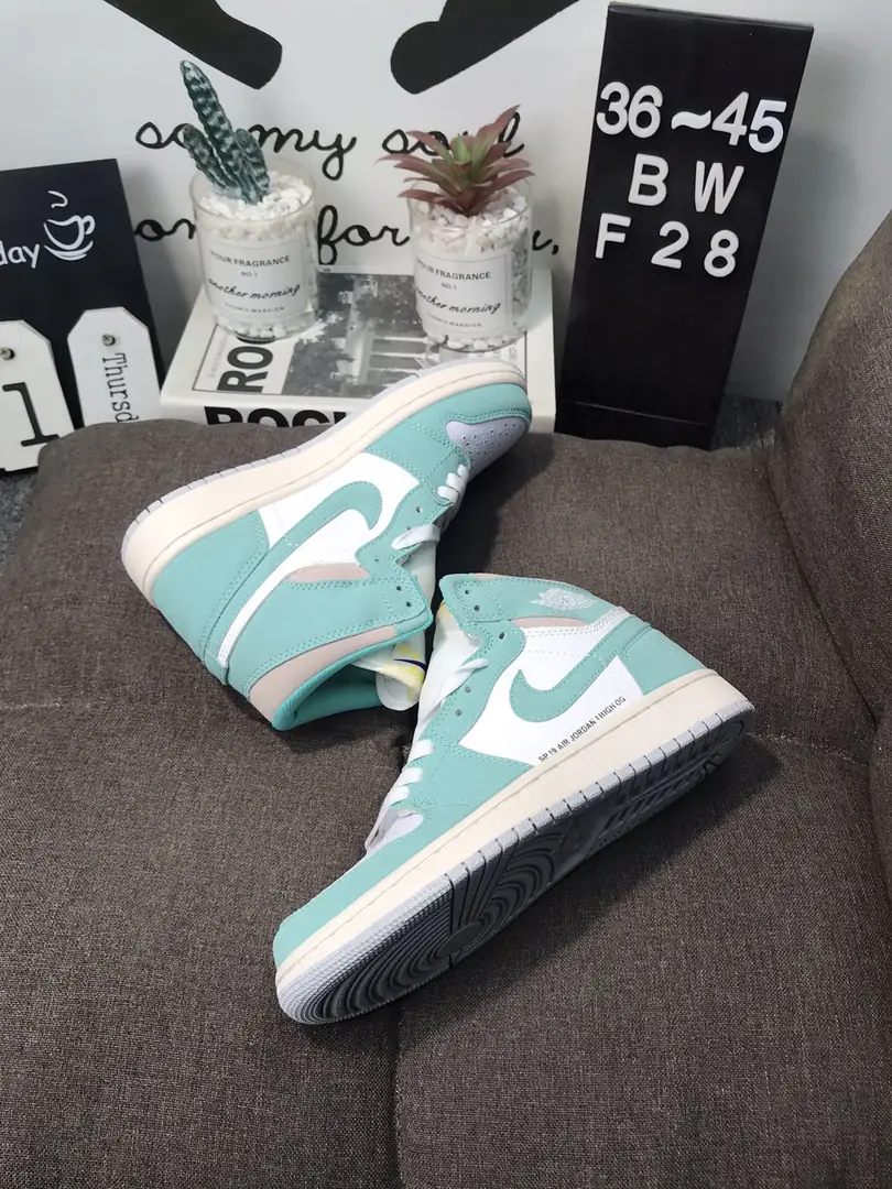 M799  Nike Air Jordan 1 38.88$ gallery