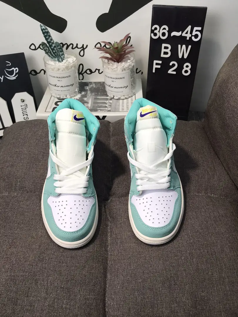 M799  Nike Air Jordan 1 38.88$ gallery