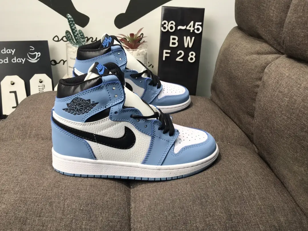 M799  Nike Air Jordan 1 38.88$ gallery