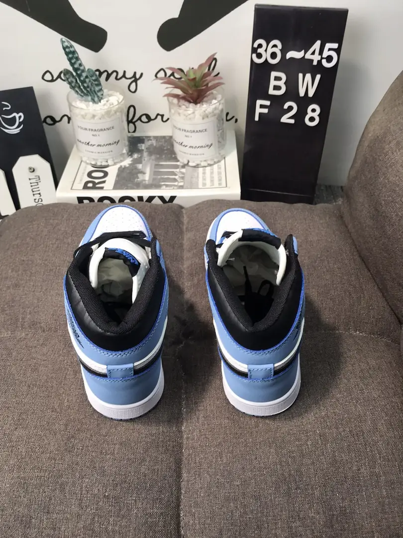 M799  Nike Air Jordan 1 38.88$ gallery