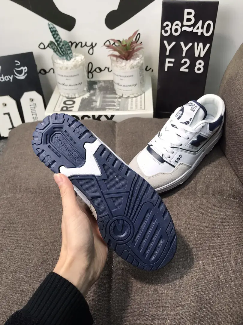 M809  43.5$ New Balance gallery