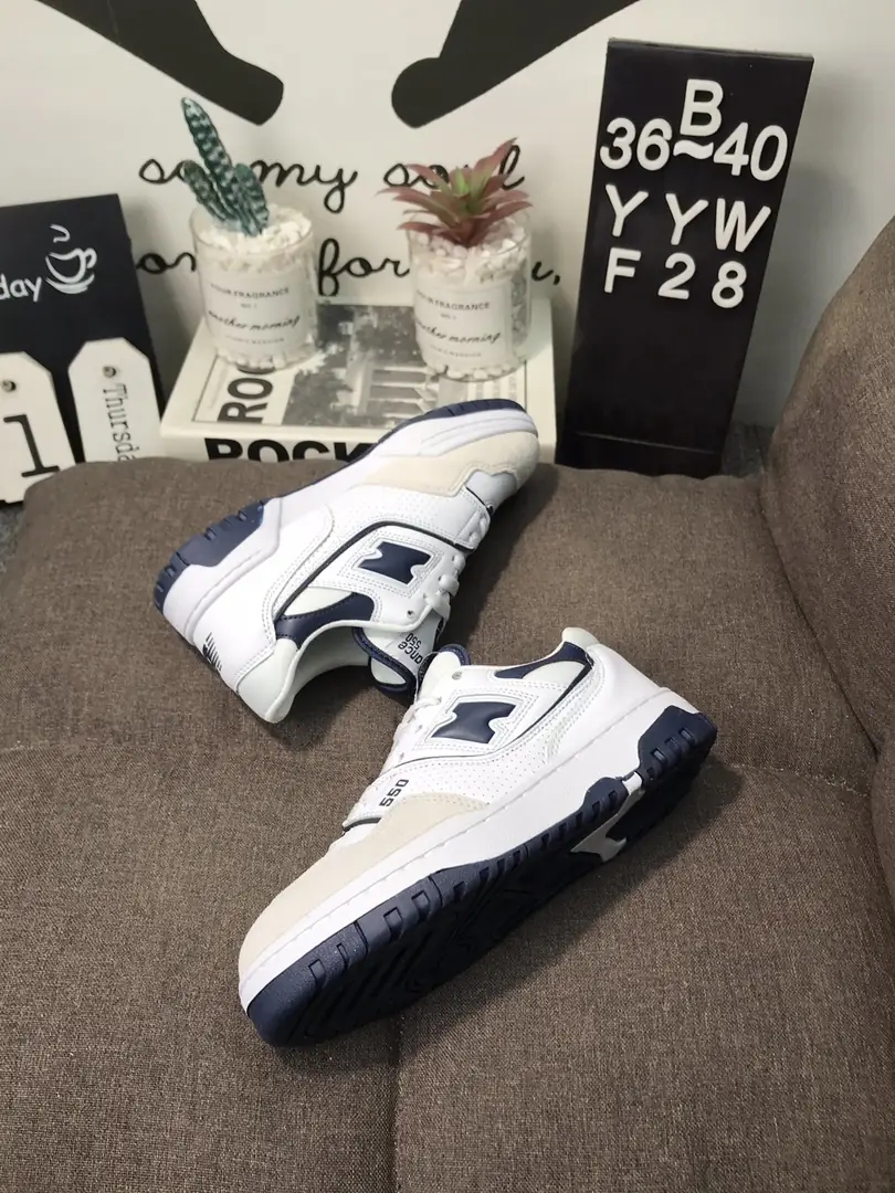 M809  43.5$ New Balance gallery