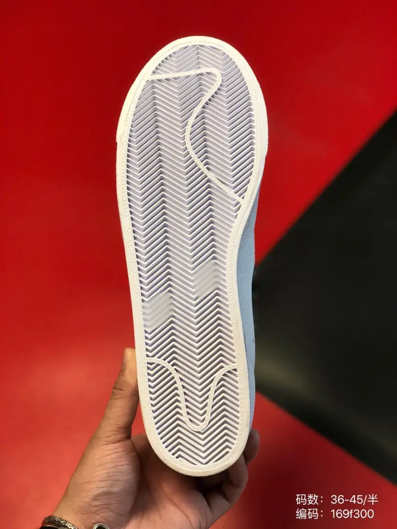 M826 Nike Blazer Mid 42.33$ gallery