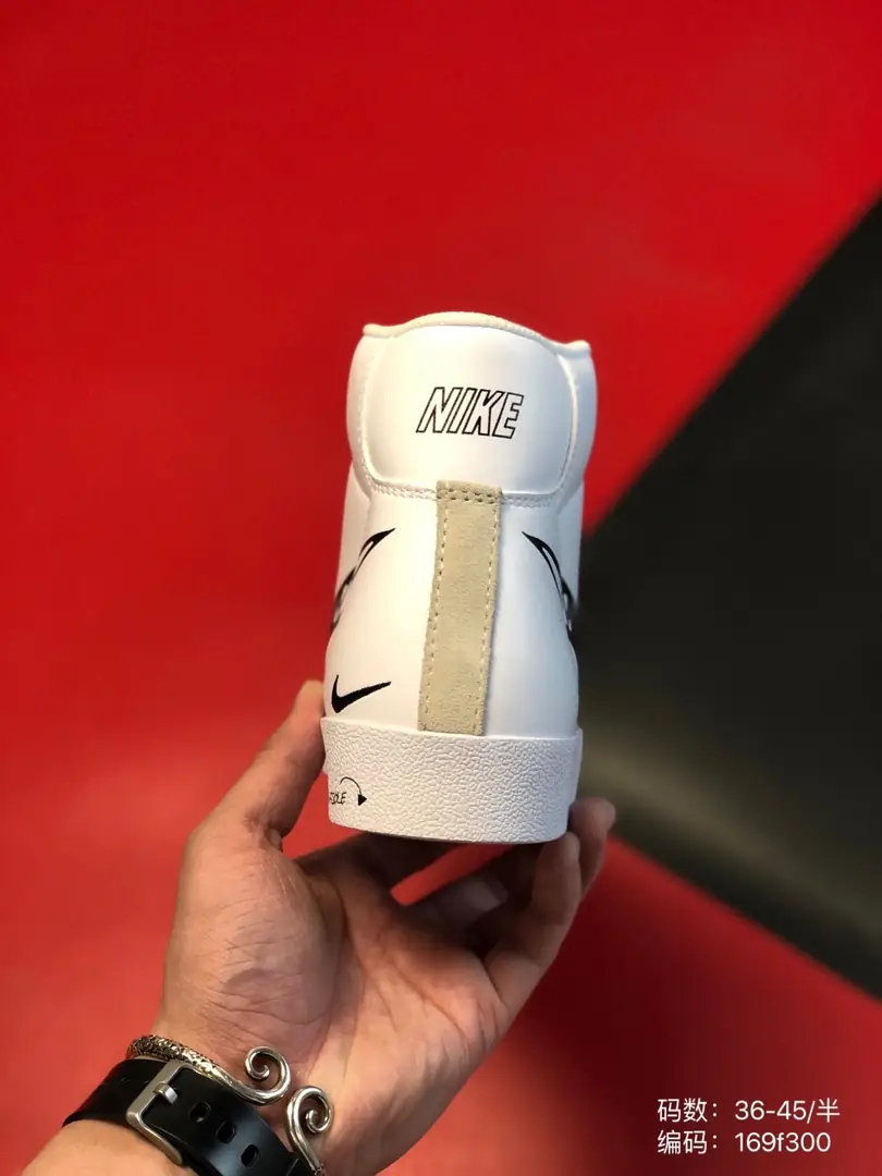 M826 Nike Blazer Mid 42.33$ gallery