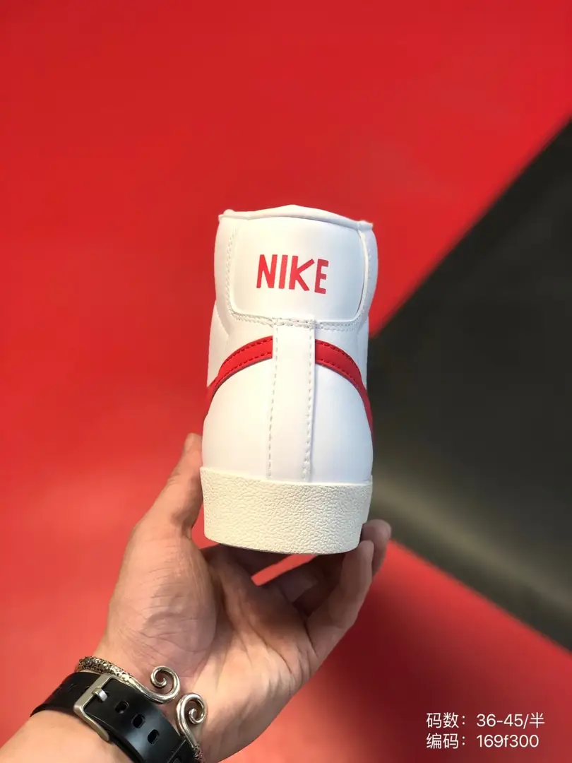 M826 Nike Blazer Mid 42.33$ gallery