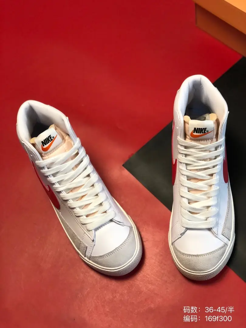 M826 Nike Blazer Mid 42.33$ gallery