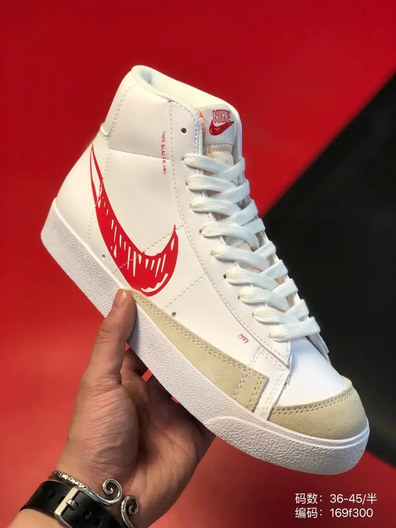 M826 Nike Blazer Mid 42.33$ gallery