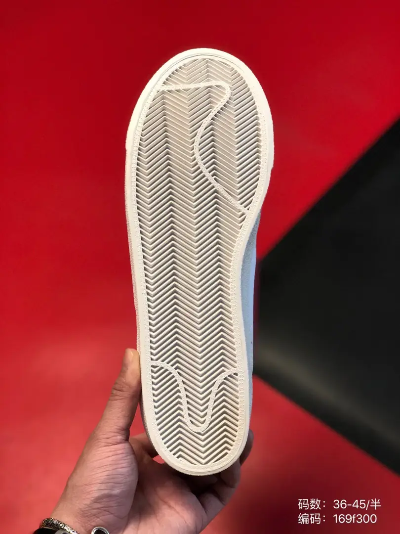 M826 Nike Blazer Mid 42.33$ gallery