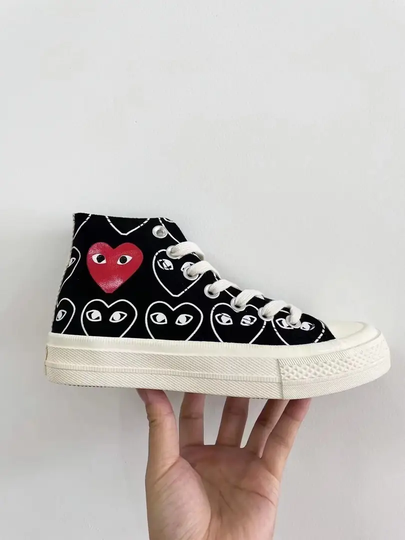 M84  31.15$ Converse KW gallery