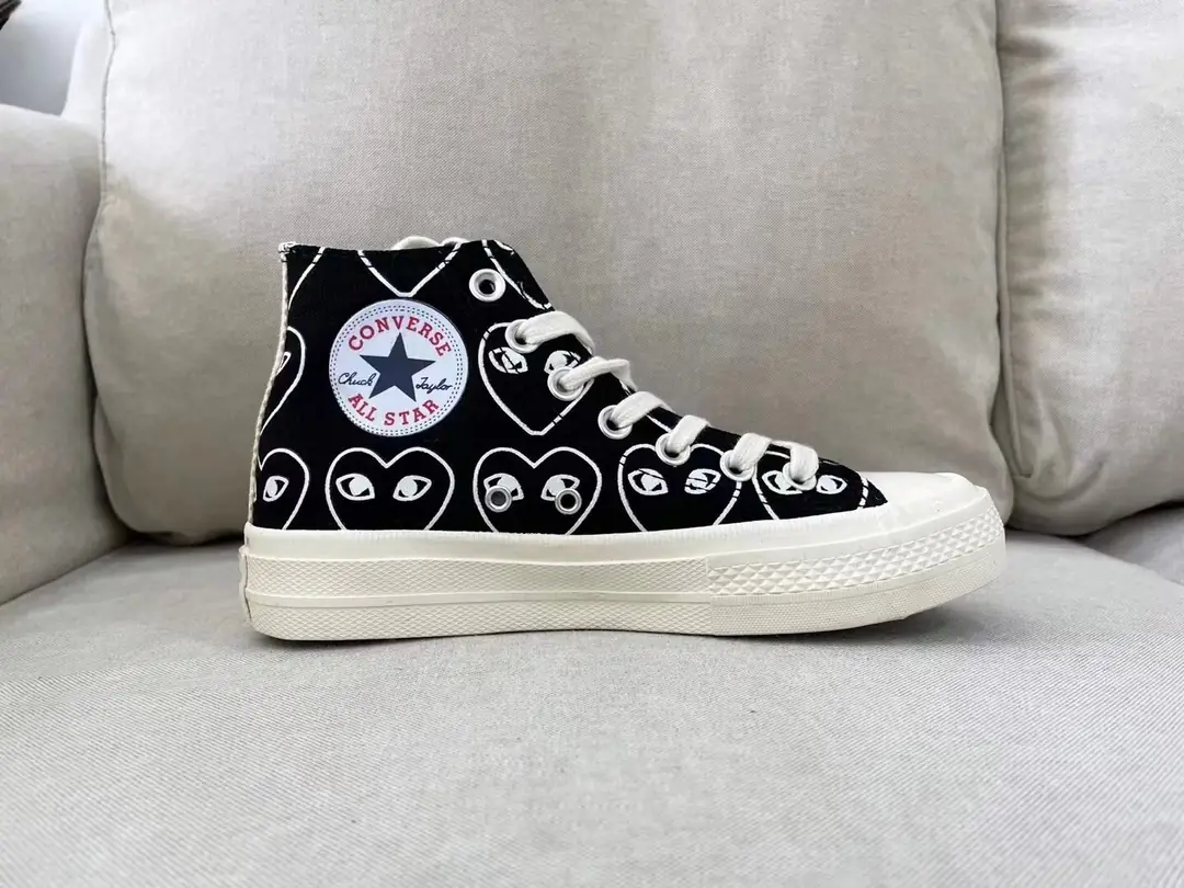 M84  31.15$ Converse KW gallery