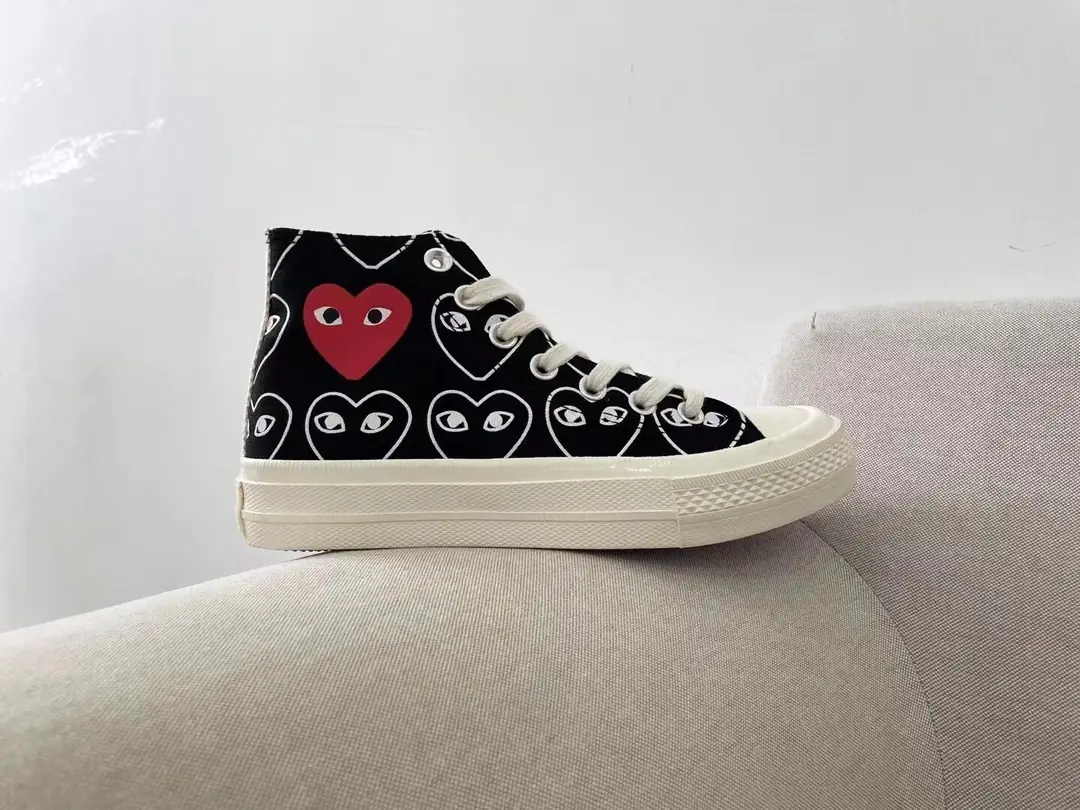 M84  31.15$ Converse KW gallery