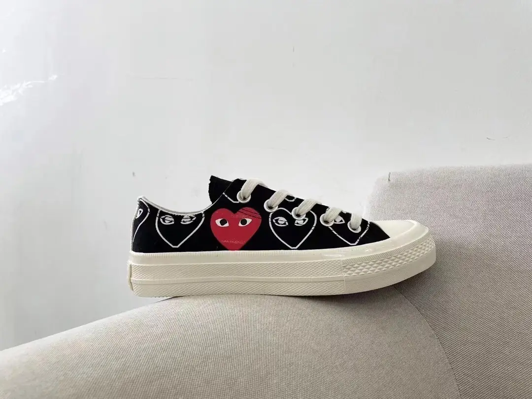 M84  31.15$ Converse KW gallery