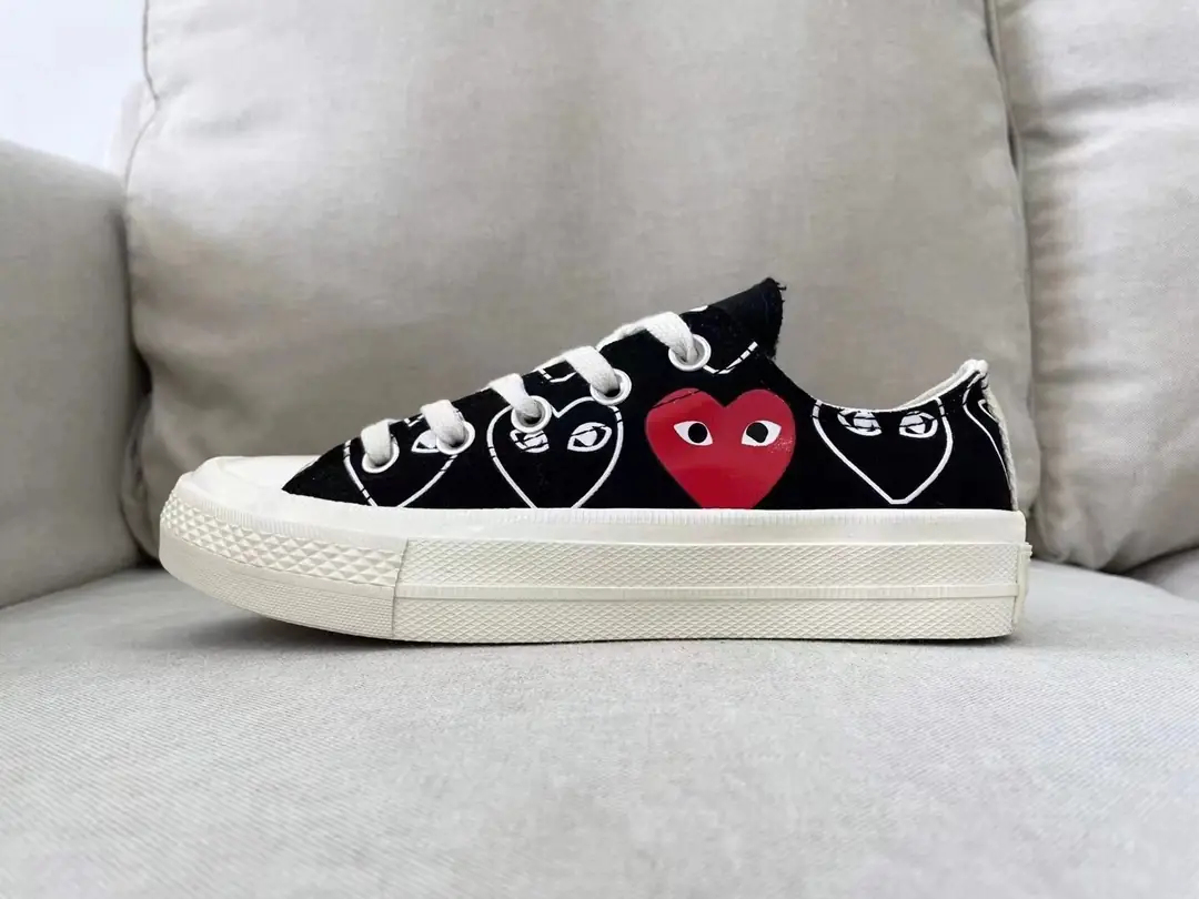 M84  31.15$ Converse KW gallery