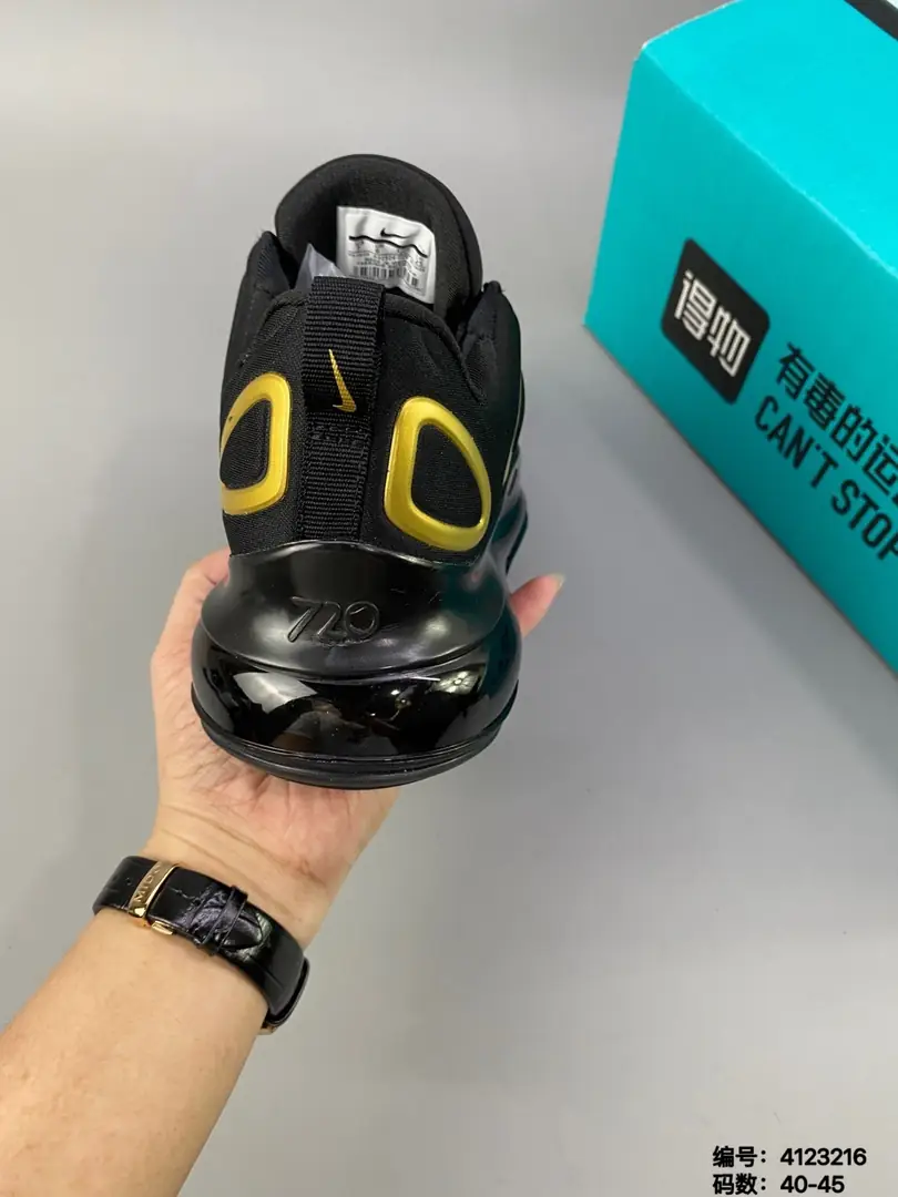 M860 Nike Air Max 720 $40.50 gallery