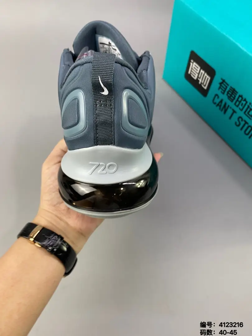 M860 Nike Air Max 720 $40.50 gallery