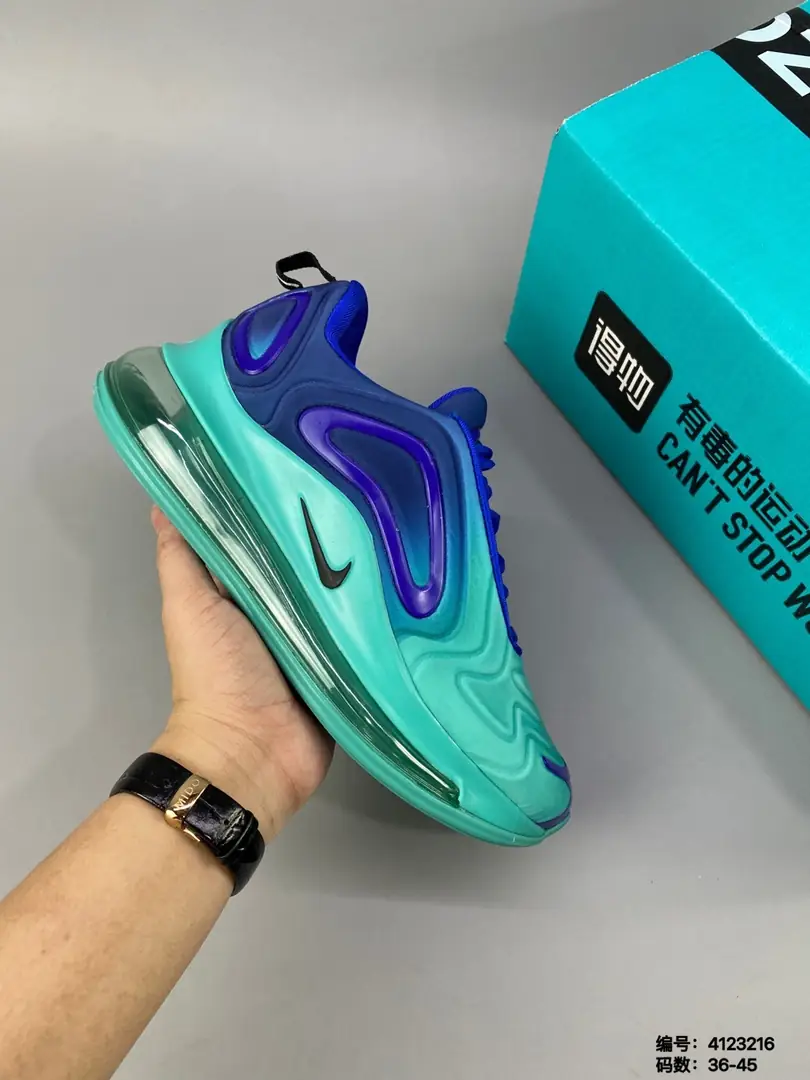 M860 Nike Air Max 720 $40.50 gallery
