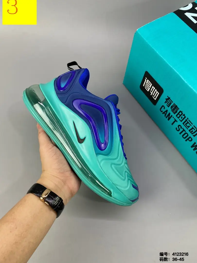 M860 Nike Air Max 720 $40.50 gallery