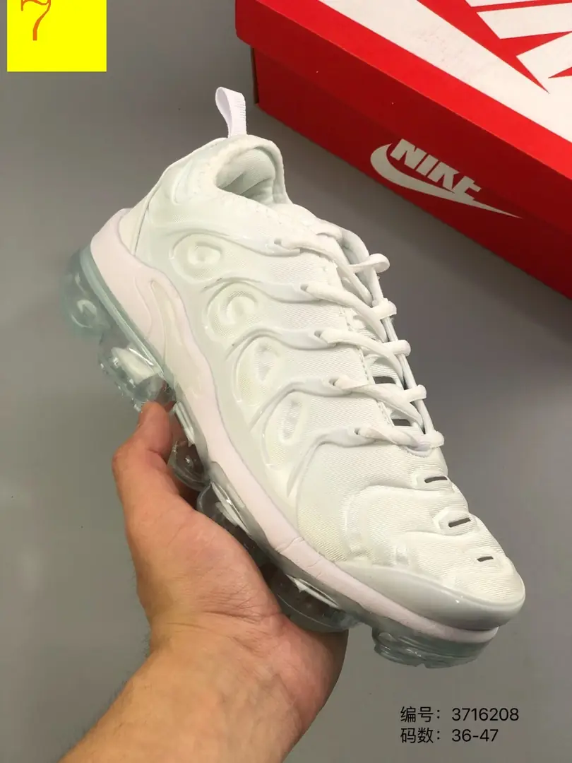 M864 NIKE AIR VAPORMAX  $44.64 gallery